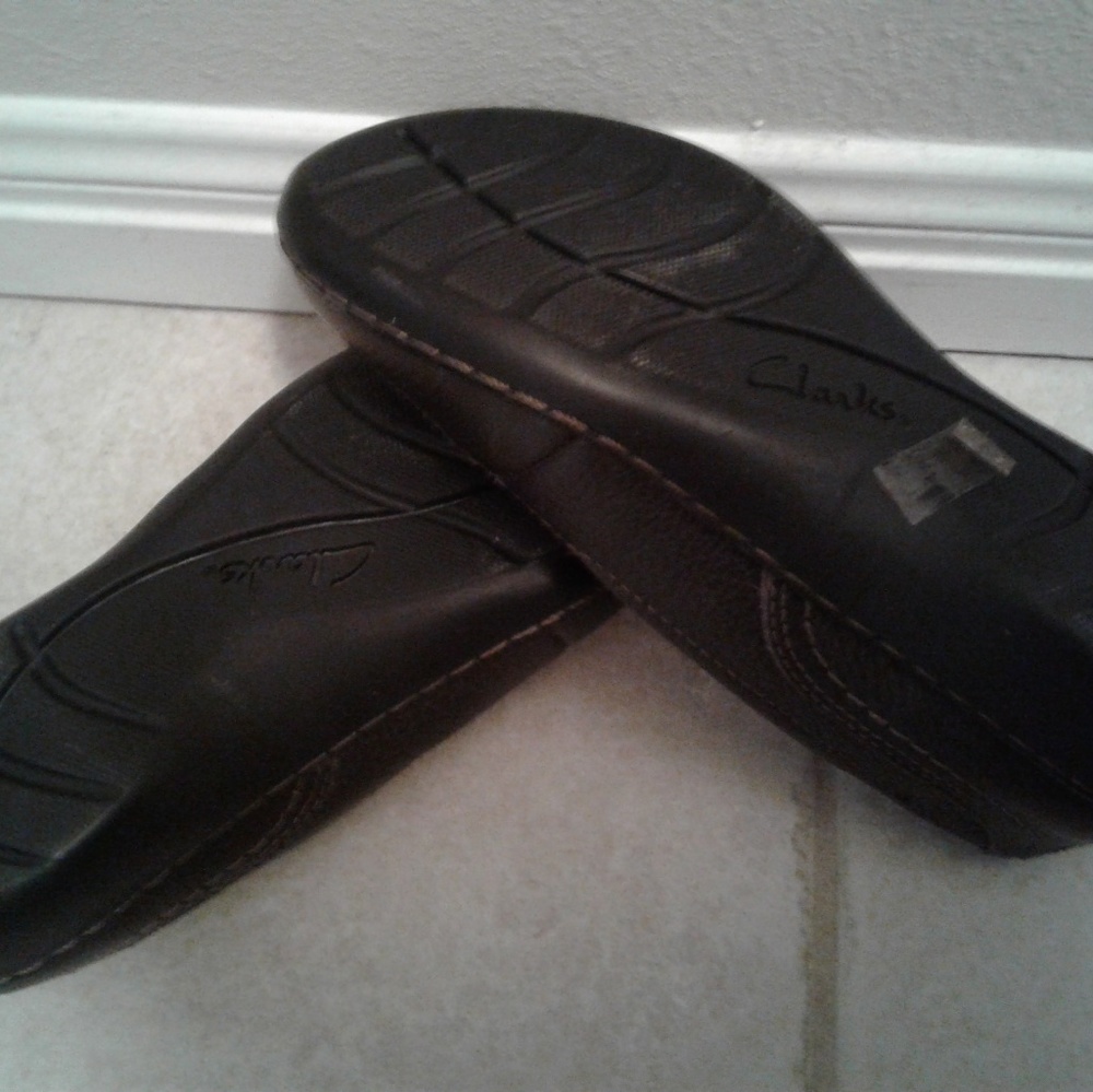 CLARKS LOAFERS - Picture 2 of 4
